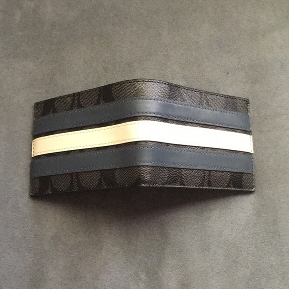 NWOT Men’s Coach Varsity Wallet - Picture 4 of 7